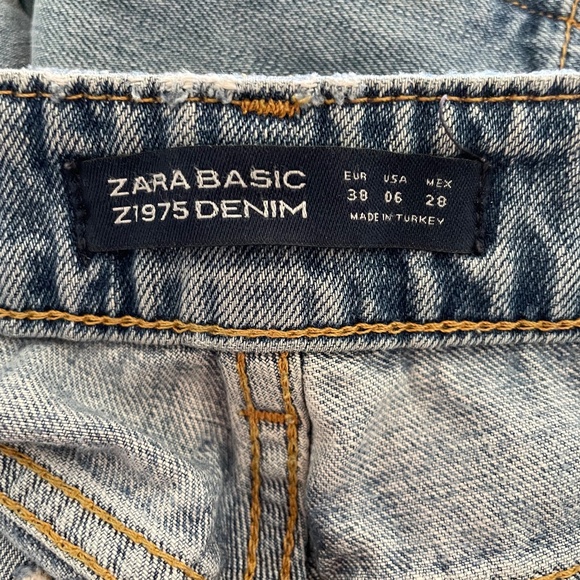 Zara Straight Leg Jeans with Embroidery and Ripped Knees - Picture 3 of 3
